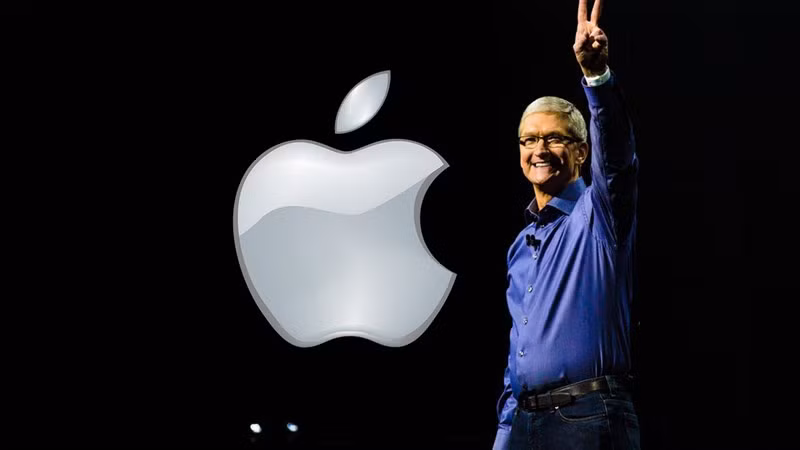 Tim Cook đồng thời bác bỏ tin đồn rời vị trí điều hành Apple. Ông khẳng định yêu công việc này và không thể hình dung cuộc sống mà không có Apple.
