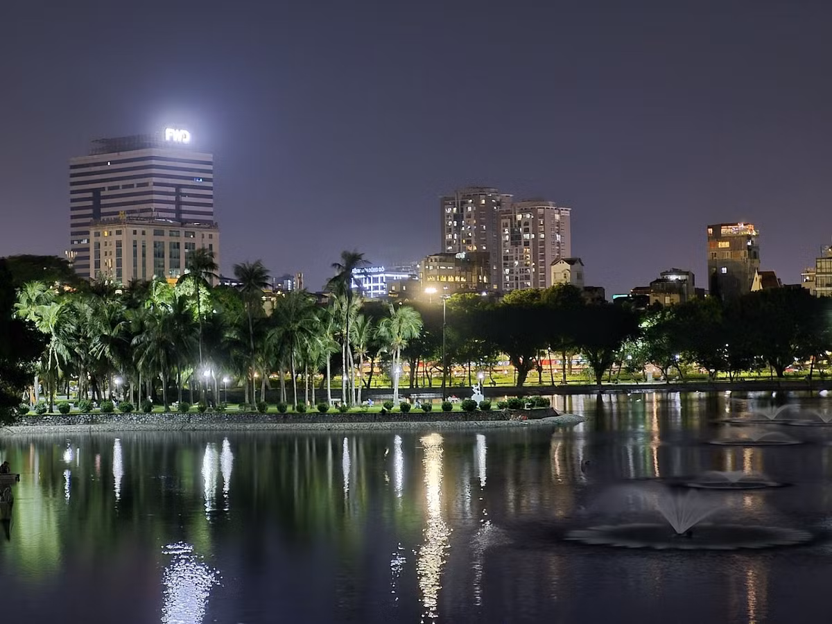 Nightography biến cảnh đêm thành bức tranh rực rỡ, loại bỏ tình trạng mờ nhòe hay nhạt màu.