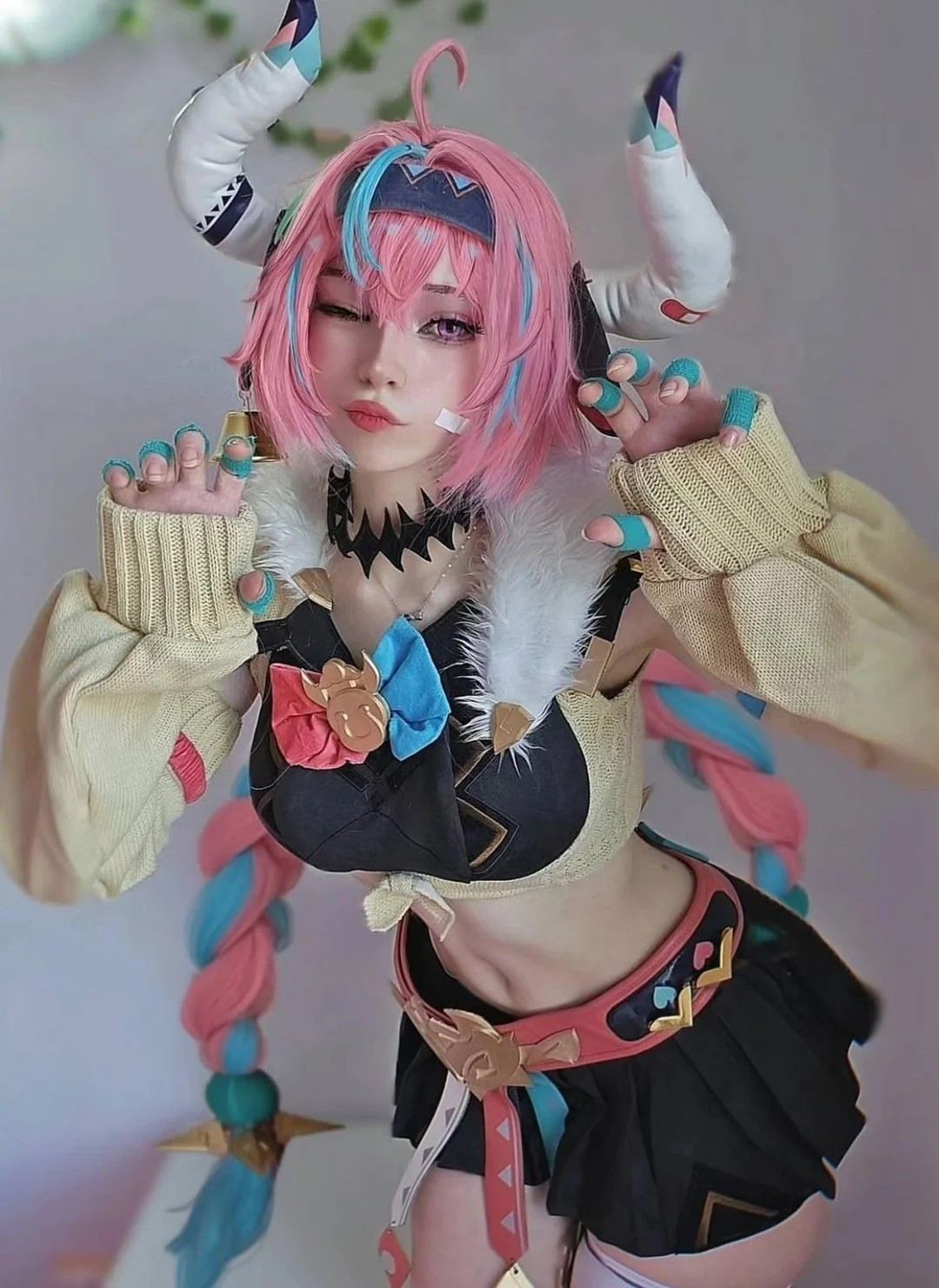 Nữ coser ngoại quốc vesani.cos vừa chứng minh sức hút với màn hóa thân ấn tượng.