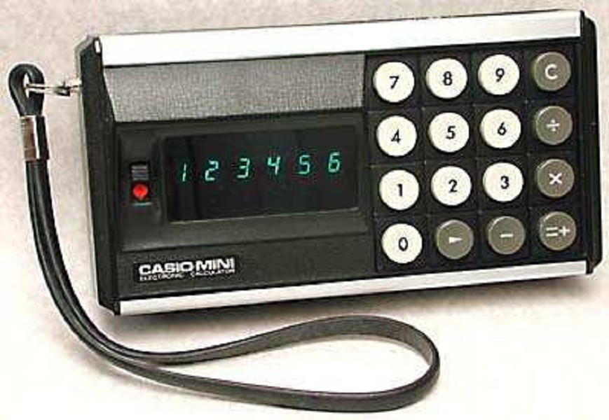 Trong kỷ nguyên AI và smartphone, máy tính cầm tay truyền thống tưởng chừng đã lỗi thời nhưng thực tế vẫn sống khỏe tại nhiều quốc gia châu Á.