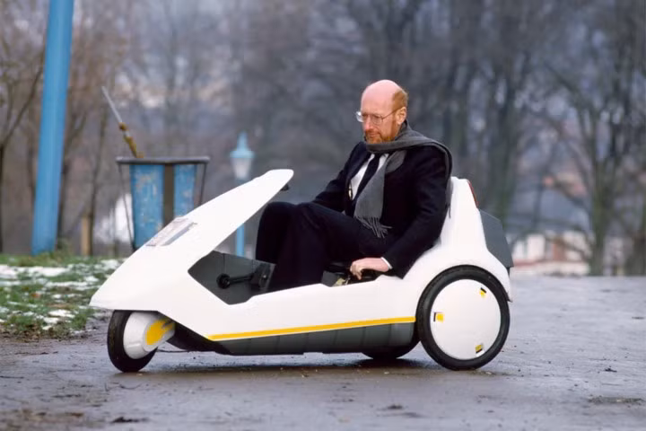 Xe ba bánh điện Sinclair C5 từng được ca ngợi “đi trước thời đại” nhưng lại sớm chìm trong quên lãng vì pin yếu và thiếu an toàn.