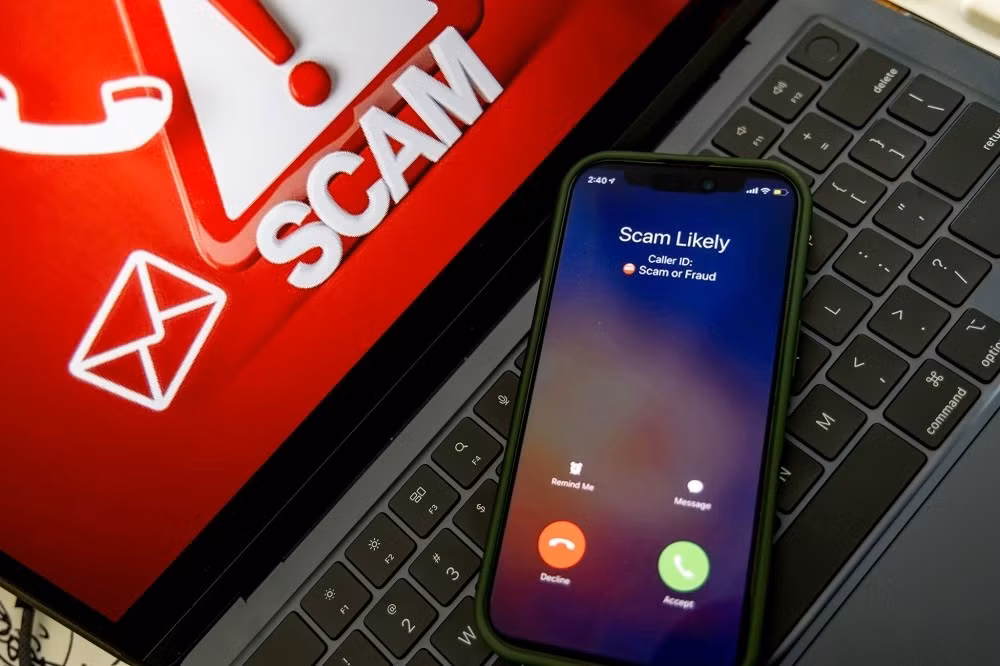 Những người trung gian như cung cấp tài khoản, thẻ SIM có thể bị phạt tối đa 12 roi.