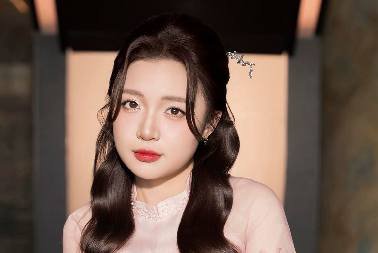 Tâm điểm thảm đỏ thuộc về bộ ba nữ MC Esports: Phương Thảo, Minh Nghi và Mai Dora.