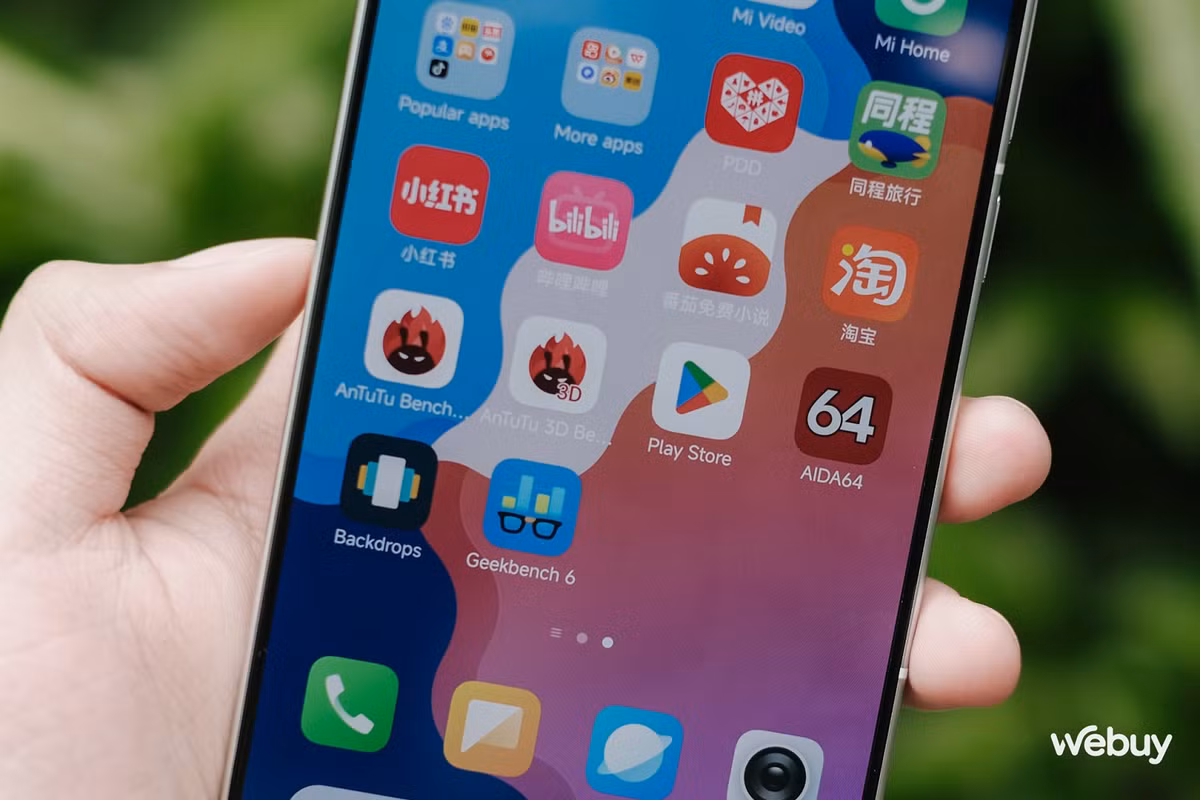 Bộ đôi này sở hữu cấu hình khủng với chip Dimensity 8400 Ultra và Snapdragon 8s Gen 3.(Ảnh: Webuy)