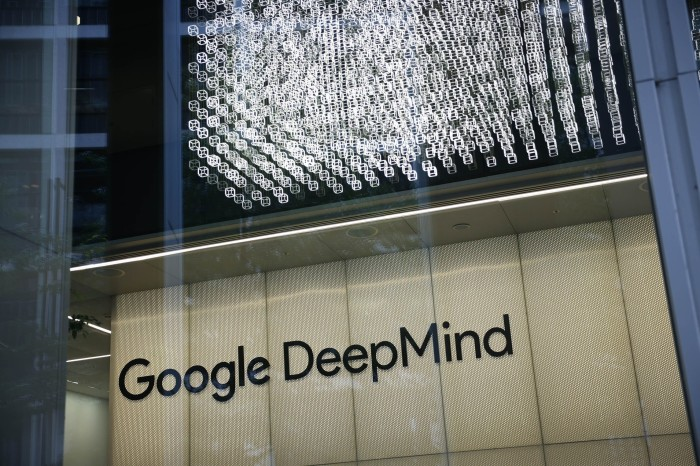 Google DeepMind vừa công bố kế hoạch mở phòng thí nghiệm nghiên cứu tự động đầu tiên của hãng tại Vương quốc Anh. (Ảnh: FT)
