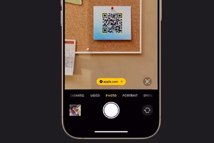 Chỉ cần một lần quét, người dùng có thể bị chuyển đến website giả mạo hoặc cài ứng dụng độc hại.
