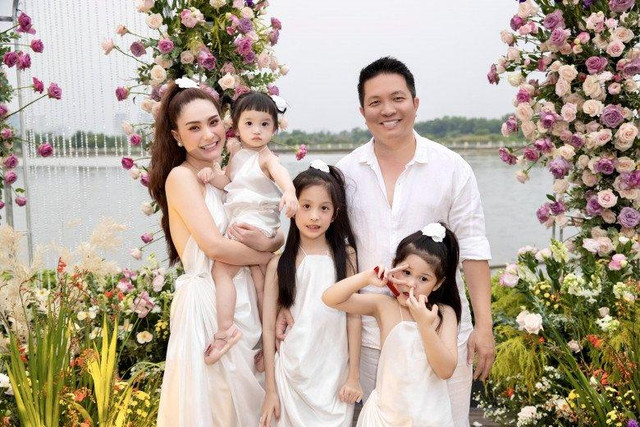 Lộ chi phí siêu khủng nuôi 3 tiểu công chúa của gia đình Đoàn Di Băng Lo chi phi sieu khung nuoi 3 tieu cong chua cua gia dinh Doan Di Bang