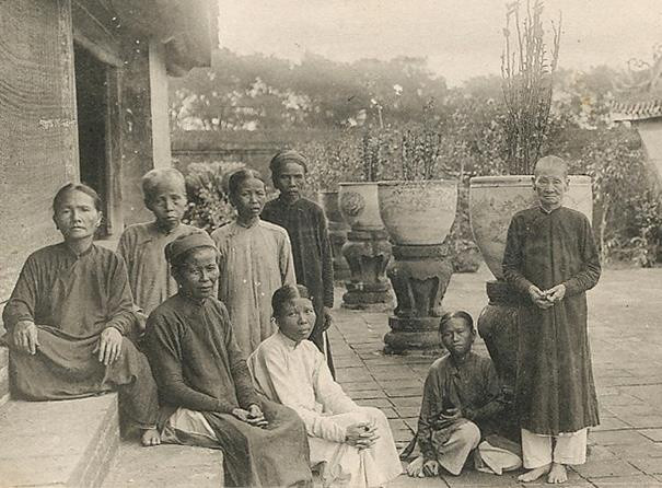Hậu cung gò bó, nhiều ghen tuông, đố kỵ của phi tần triều Nguyễn - Hình 4 Hau cung go bo, nhieu ghen tuong, do ky cua phi tan trieu Nguyen-Hinh-4
