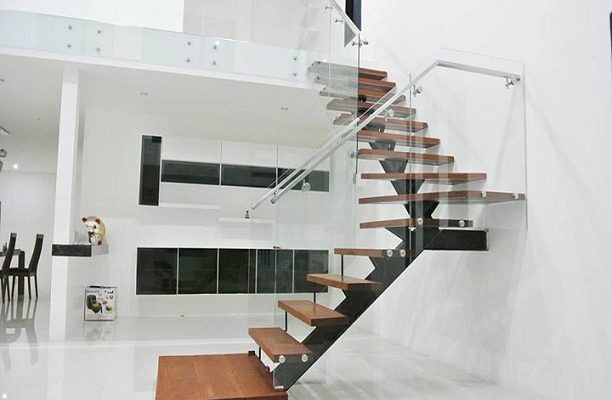 Khéo chỉnh cầu thang trong nhà hút tài lộc, vạn sự như mơ Kheo chinh cau thang trong nha hut tai loc, van su nhu mo