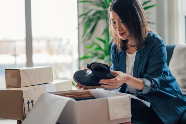 Giữ giày thế nào... không bị mốc, chẳng mất form? - Hình 3 Giu giay the nao... khong bi moc, chang mat form?-Hinh-3