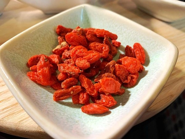Thêm kỷ tử vào nước nóng uống buổi sáng, gặt hái 5 lợi ích - Hình 3 Them ky tu vao nuoc nong uong buoi sang, gat hai 5 loi ich-Hinh-3