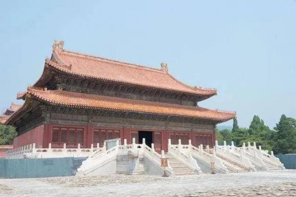 Bí ẩn lăng mộ Càn Long, quan tài nặng hàng tấn tự 'di chuyển' Bi an lang mo Can Long, quan tai nang hang tan tu 'di chuyen'