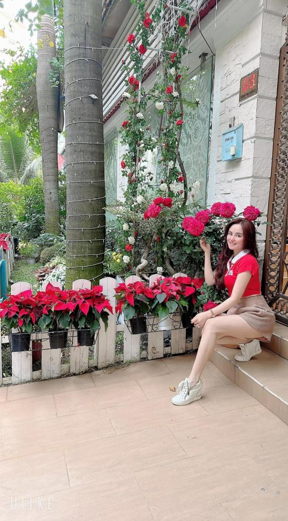 Vy Oanh trang trí biệt thự lộng lẫy đón Tết - Hình 4 Vy Oanh trang tri biet thu long lay don Tet-Hinh-4
