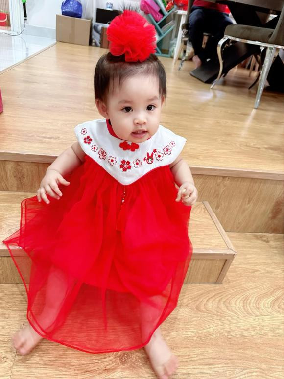Vy Oanh trang trí biệt thự lộng lẫy đón Tết - Hình 2 Vy Oanh trang tri biet thu long lay don Tet-Hinh-2