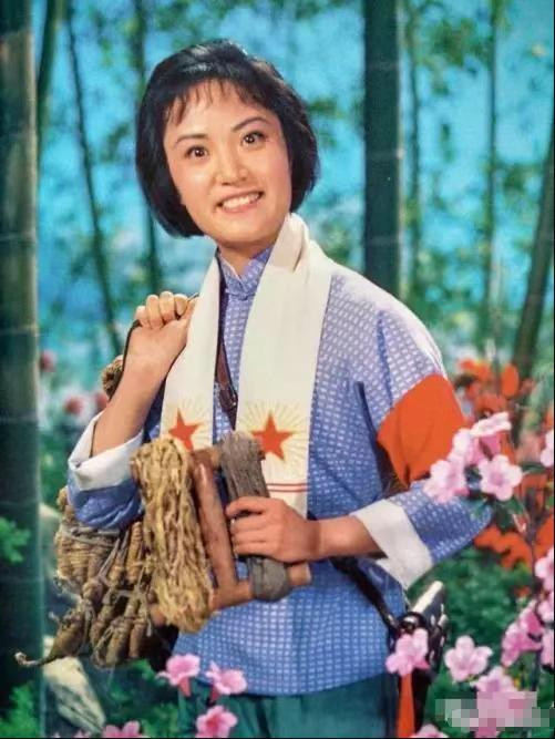 Cuộc đời bí ẩn của 'Bạch Cốt Tinh' nổi tiếng nhất màn ảnh Cuoc doi bi an cua 'Bach Cot Tinh' noi tieng nhat man anh