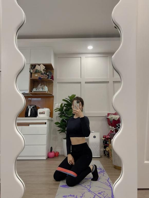Huyền Lizzie kể chuyện 10 ngày 'chiến đấu trong hoà bình' với COVID-19 - Hình 2 Huyen Lizzie ke chuyen 10 ngay 'chien dau trong hoa binh' voi COVID-19-Hinh-2