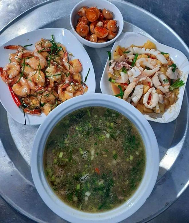 Mâm cơm ngon mắt của cậu bé 13 tuổi khiến dân mạng ngỡ ngàng - Hình 3 Mam com ngon mat cua cau be 13 tuoi khien dan mang ngo ngang-Hinh-3