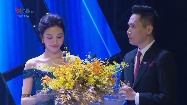 "Hạt sạn" đáng tiếc ở Gala "Quả Bóng Vàng Việt Nam" 2021 - Hình 2