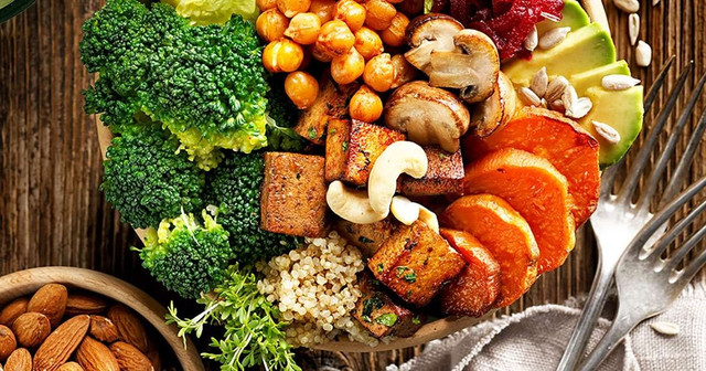 Những thực phẩm cần thiết cho phụ nữ mang thai vào mùa hè Nhung thuc pham can thiet cho phu nu mang thai vao mua he