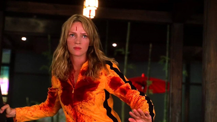 The Bride trong loạt Kill Bill: Nhân vật cô dâu chắc chắn là vai diễn đỉnh cao trong sự nghiệp diễn xuất của cô đào Uma Thurman. Nhắc đến nhân vật, khán giả sẽ nhớ ngay tới bộ trang phục liền thân màu vàng quen thuộc. Mở đầu phim, nhân vật cô dâu của Thurman bị “bầm dập” cả về thể chất lẫn tinh thần. Tỉnh dậy sau bốn năm bị hôn mê, nhân vật quyết tâm trả thù những kẻ đã hành hạ cuộc đời cô. Để hoàn thành mục tiêu, cô dâu phải trải qua rất nhiều cuộc đấu tay đôi lẫn "hội đồng" đẫm máu.
