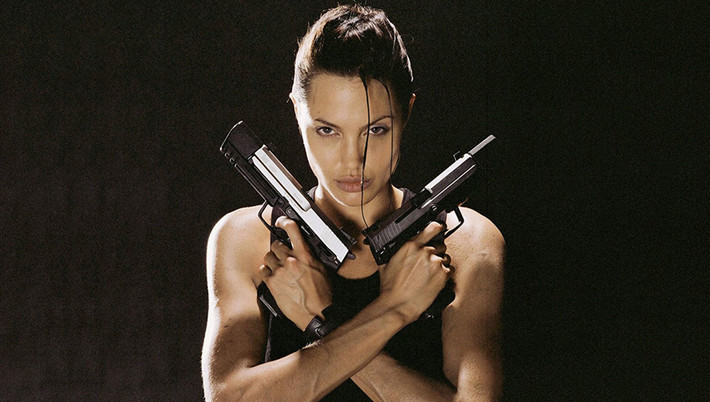Lara Croft trong loạt Lara Croft: Tomb Raider: Được chuyển thể từ loạt trò chơi nổi tiếng cùng tên, hai tập phim Tomb Raider đã biến Angelina Jolie trở thành nhà khảo cổ học đam mê thám hiểm đầy quyến rũ. Trong những chuyến phiêu lưu đầy cạm bẫy, Lara còn là một chiến binh thực thụ với những màn đấu súng và đánh đấm thiện nghệ giữa hang động, tàn tích, hay thậm chí là ở một chiều không gian khác. Thông minh và mạnh mẽ, phiên bản nàng Lara Croft của Angelina Jolie là hình mẫu lý tưởng của một nữ anh hùng những năm 2000. Mới năm 2018, loạt phim được tái khởi động với minh tinh Alicia Vikander.
