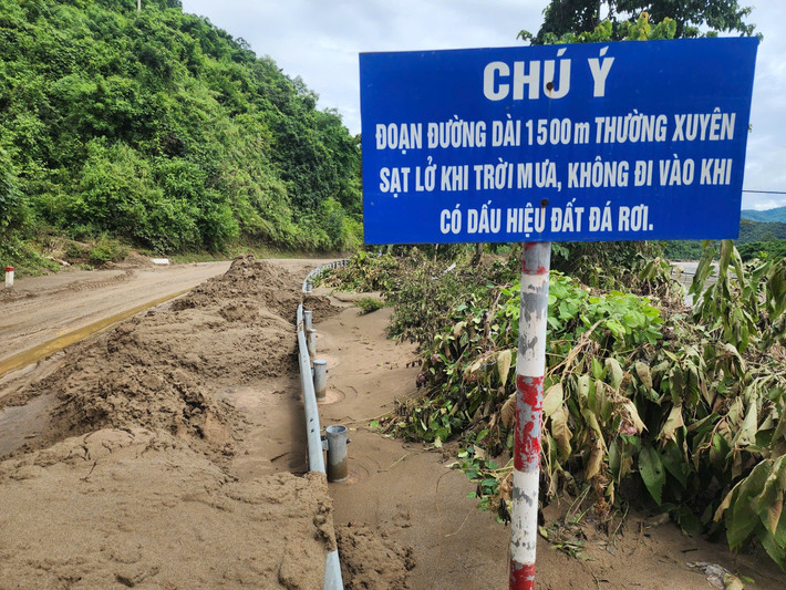Việc thông tuyến tại điểm ngập eo Vực Bồng đã giúp người dân, phương tiện qua lại thuận lợi, an toàn, đặc biệt có nhiều người đã bị mắc kẹt từ 2 đến 3 ngày ở hai đầu điểm ngập lụt, phải ngủ nghỉ qua đêm ở nhà dân tại thôn Vĩnh Hoàn, xã Con Cuông.