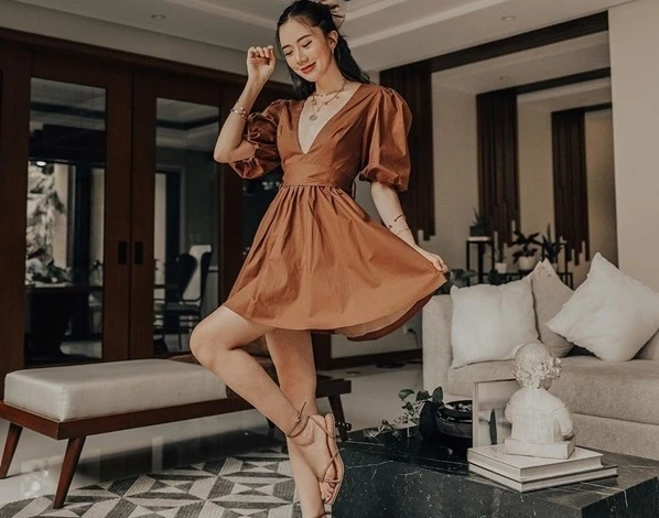 Học công thức mix đồ mùa thu đẹp chất từ các blogger fashion đình đám