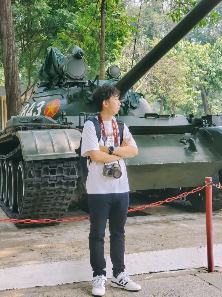 Huỳnh Anh) Huỳnh Anh)