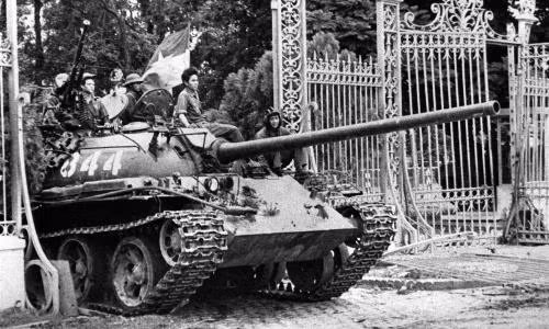 Xe tăng T-55 biểu tượng chiến tranh lạnh giờ có giá bao nhiêu?