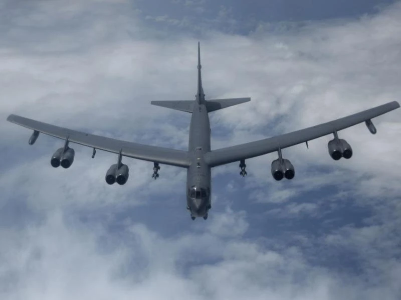 Mỹ triển khai máy bay B-52 tới Anh: Định "vuốt mặt" ai?