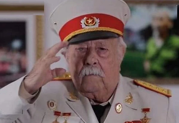 Chuyện về chiến sĩ người Hy Lạp được phong tặng Anh hùng Lực lượng Vũ trang Việt Nam