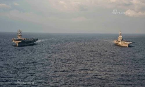 Hoành tráng tàu sân bay Mỹ-Pháp sánh đôi trên Địa Trung Hải