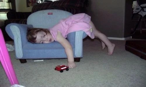 Ảnh bé ngủ mọi lúc mọi nơi yêu không chịu nổi