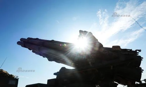 Kinh ngạc sức mạnh pháo phản lực "khủng" của Nga trong tay Trung Quốc