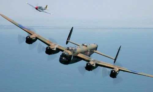 Sự đáng sợ của máy bay ném bom Avro Lancaster Mk. X
