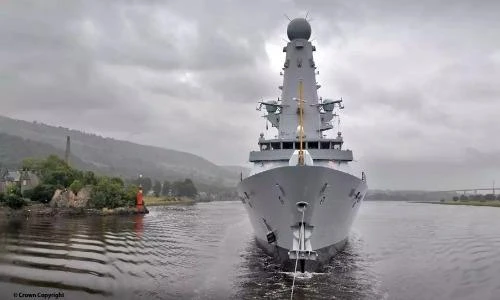 Siêu hạm Type 45 chết máy trên biển, nước Anh xấu hổ