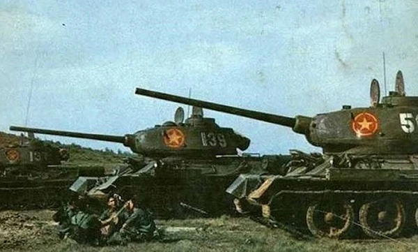 Việt Nam sử dụng xe tăng "không tuổi" T-34-85 tới tận chiến dịch Hồ Chí Minh