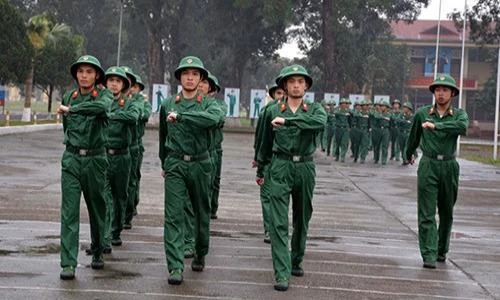 Tuần đầu trong quân ngũ của những người lính thông tin