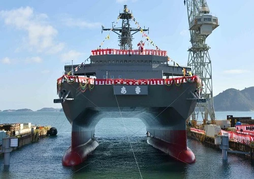 Nhật Bản hạ thuỷ tàu "hai chân" cực độc chuyên phục vụ hậu cần