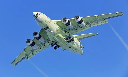 Siêu vận tải cơ Il-78M-90A của Nga lần đầu lộ diện
