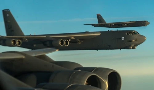 "Lượn khắp châu Âu" chán chê, dàn pháo đài bay của Mỹ làm nhiệm vụ gì?