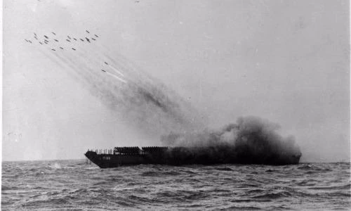 Kinh hoàng pháo phản lực trên tàu chiến trong CTTG 2