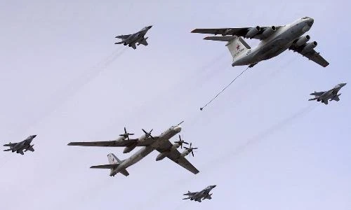 Động trời: Nga dạy phi công Su-30 Trung Quốc "bú sữa Il-78"