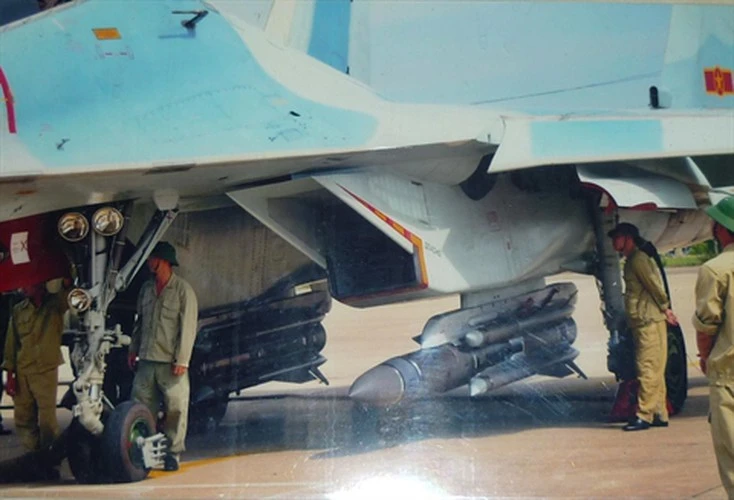 Cấu hình vũ khí mạnh nhất trên tiêm kích Su-30MK2 Việt Nam từng lộ diện
