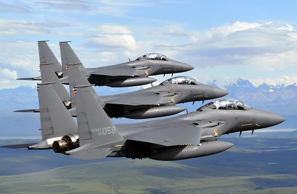 Soi dàn chiến cơ không quân xứ củ sâm đang lao đao vì dịch bệnh