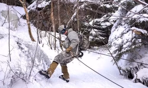 Lính Mỹ học cách leo núi tuyết để đối phó Nga?