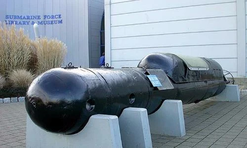 Cận cảnh tàu ngầm mini nguy hiểm nhất châu Âu trong CTTG 2