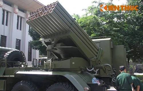 "Bão lửa" BM-21 Việt Nam tự động hóa, kíp lái yên tâm ngồi hầm khai hỏa