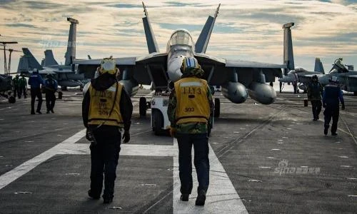 Công việc nào nhàn hạ nhất trên tàu sân bay?