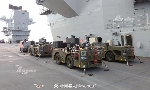 Mê mẩn dàn "siêu xe" trên tàu sân bay lớn nhất Anh